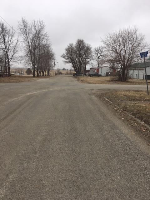 405 S 7th St, Everest, KS 66424