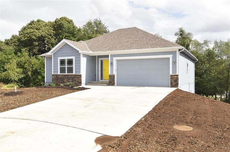320 Fairview Cir, Platte City, MO 64079