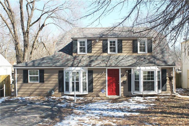 7841 Madison Ave, Kansas City, MO 64114