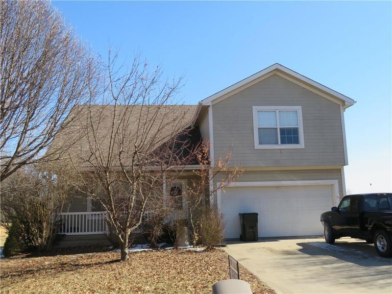506 S Crews Ave, Odessa, MO 64076