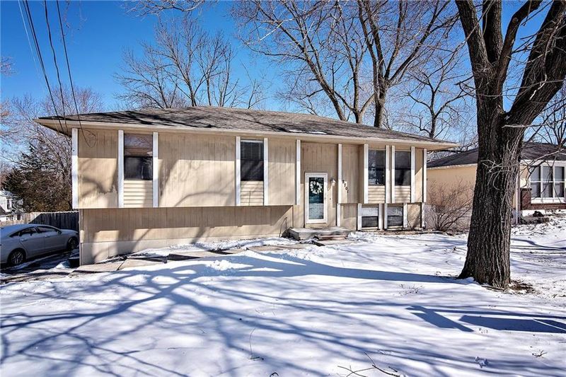 8701 N Main St, Kansas City, MO 64155