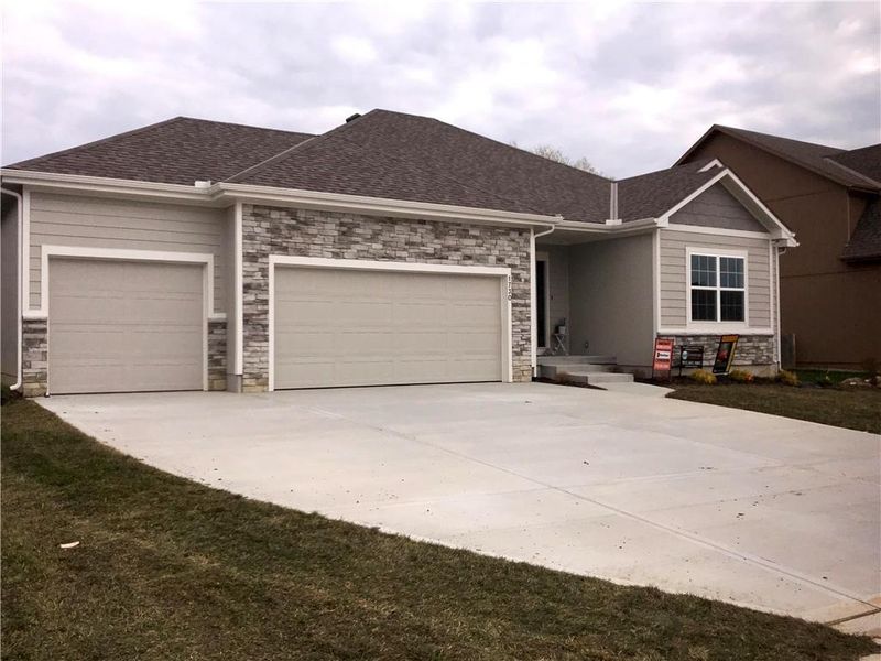 1730 E 128th St, Kansas City, MO 64145
