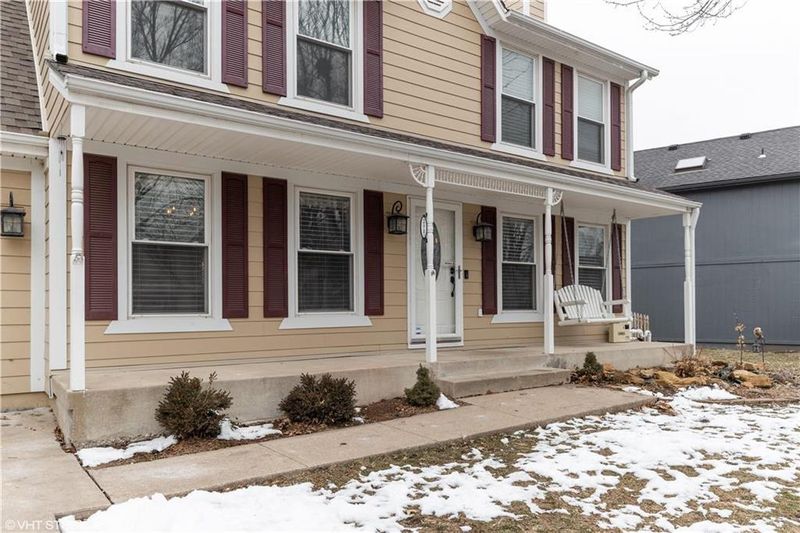 2115 S Lennox Dr, Olathe, KS 66062
