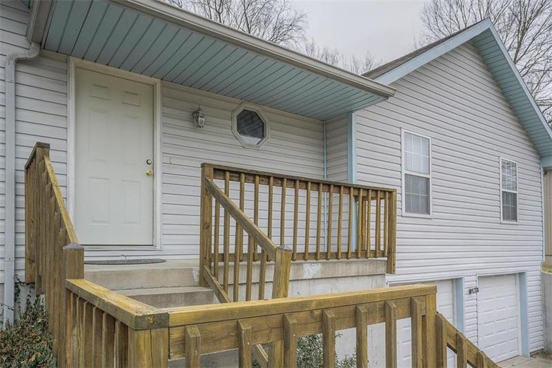 5103 Hedges Ave, Kansas City, MO 64133