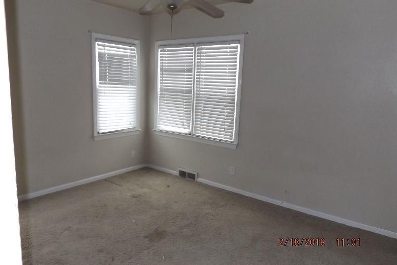 1300 S 4th St, Platte City, MO 64079