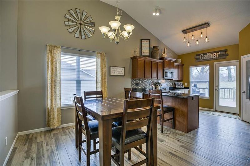 8924 NE 97th St, Kansas City, MO 64157