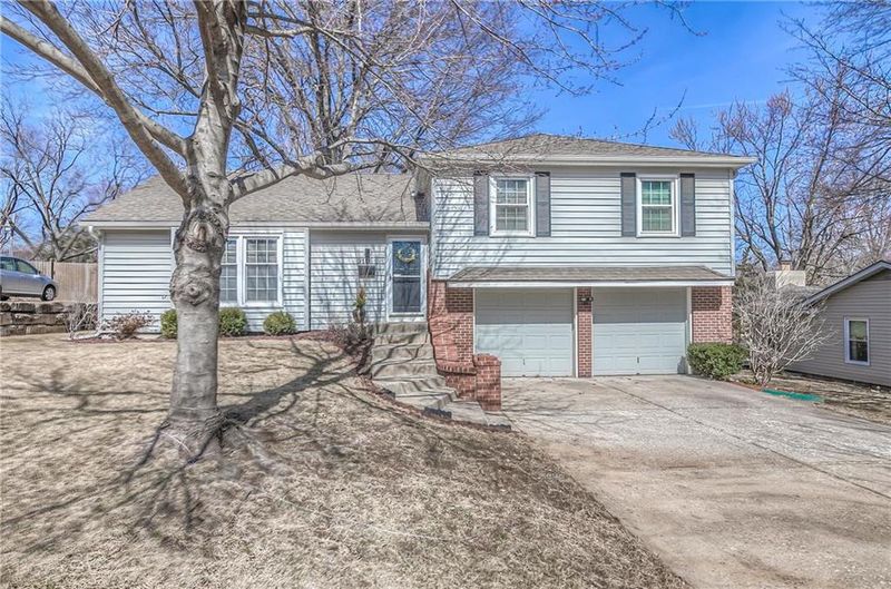 9116 Beverly Dr, Overland Park, KS 66207