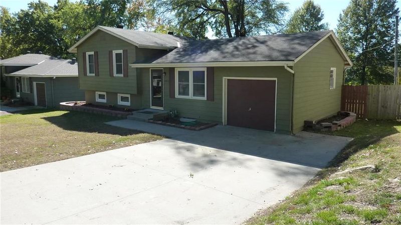 7409 NW 75th St, Kansas City, MO 64152