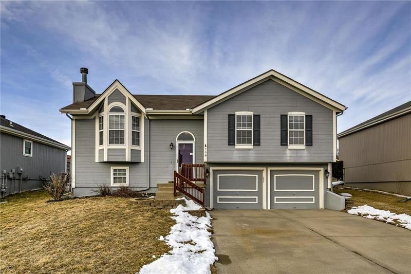 708 NE 107th St, Kansas City, MO 64155