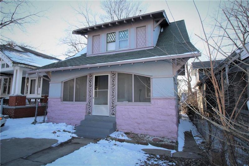 4006 Agnes Ave, Kansas City, MO 64130