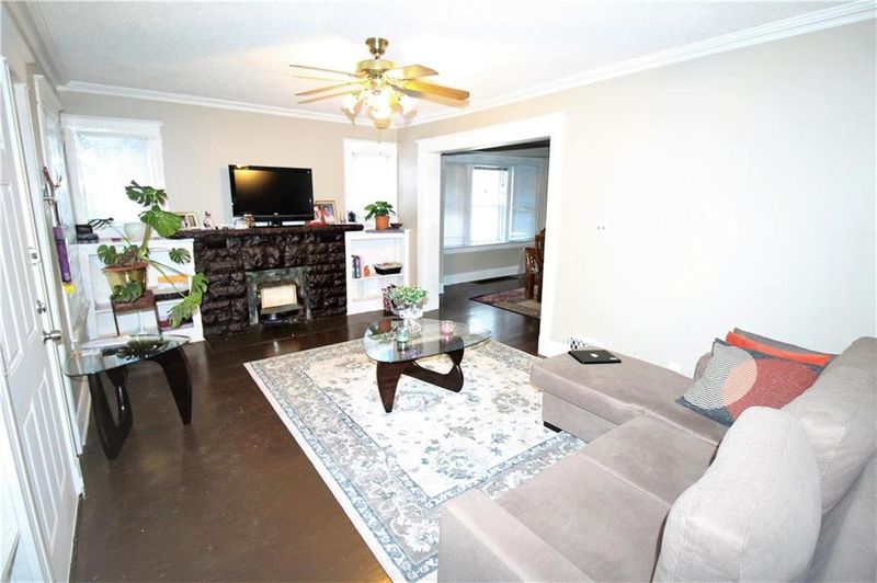 4006 Agnes Ave, Kansas City, MO 64130