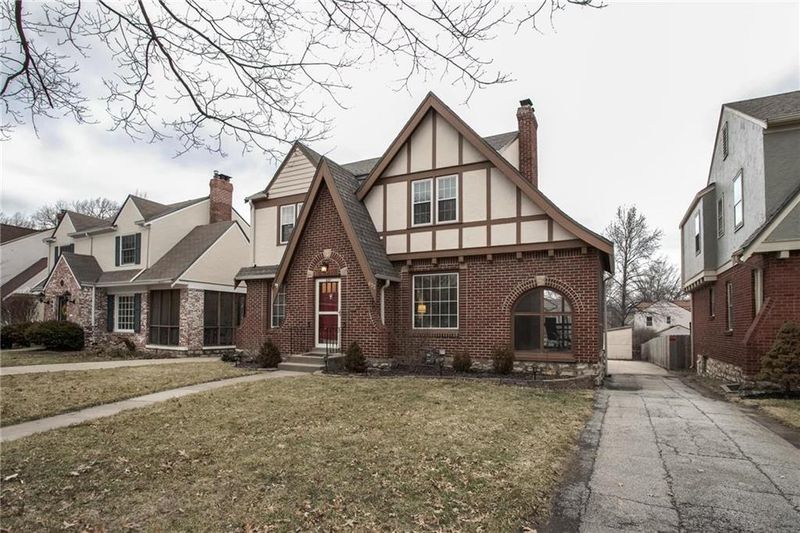 632 E 74th St, Kansas City, MO 64131