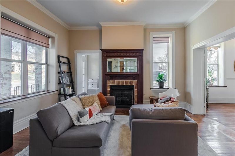 2526 Tracy Ave, Kansas City, MO 64108