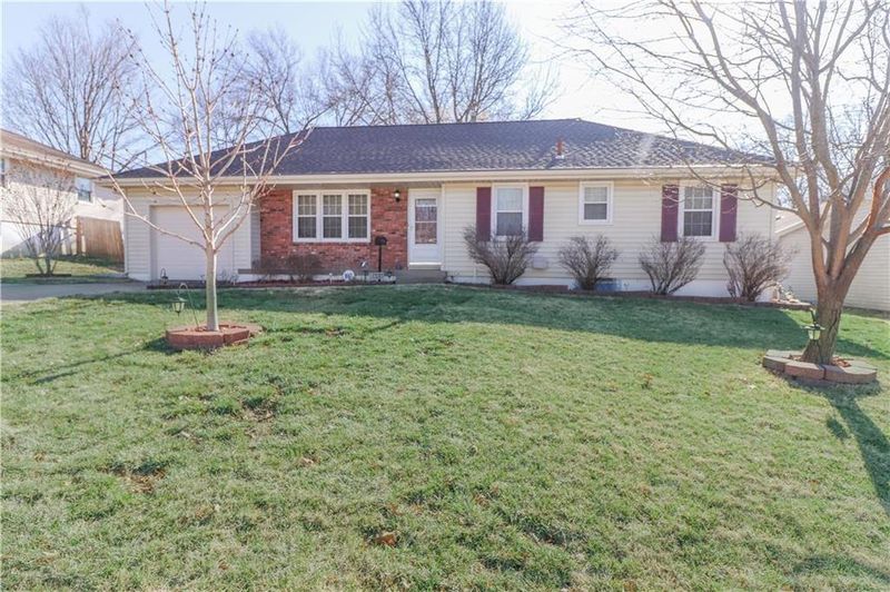 8739 Everett St, Kansas City, MO 64138