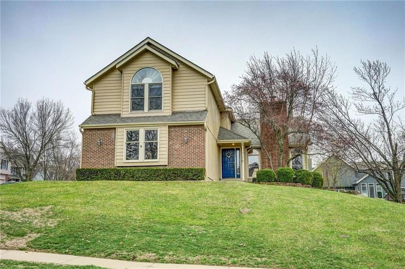 5603 W 157th St, Overland Park, KS 66223