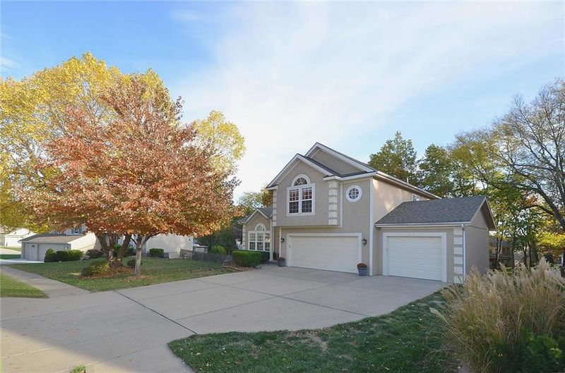 4705 NW 90th Ter, Kansas City, MO 64154