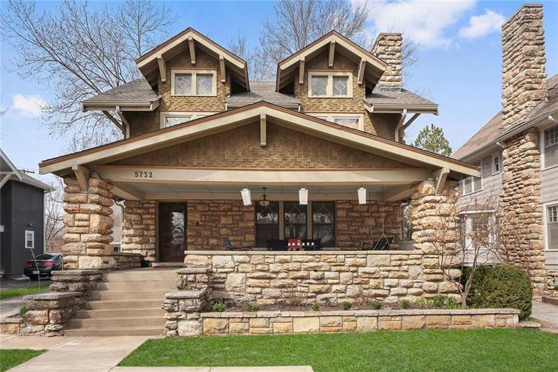 5732 Central St, Kansas City, MO 64113