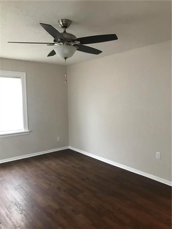 1329 S Pleasant St, Independence, MO 64055