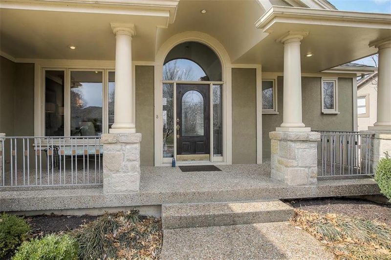 5821 W 147th Pl, Overland Park, KS 66223