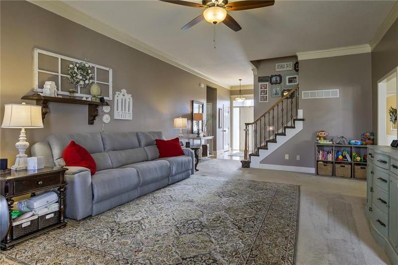 6212 NW 78th St, Kansas City, MO 64151