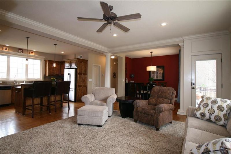 12600 W 123 Ct, Overland Park, KS 66213