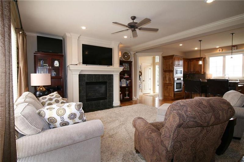 12600 W 123 Ct, Overland Park, KS 66213