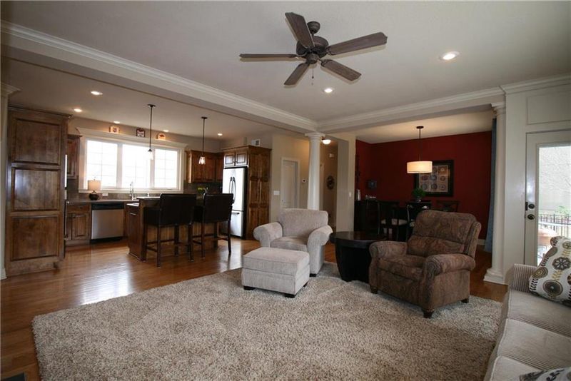 12600 W 123 Ct, Overland Park, KS 66213