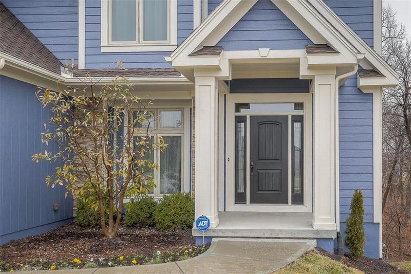 4602 Verona Dr, Riverside, MO 64150
