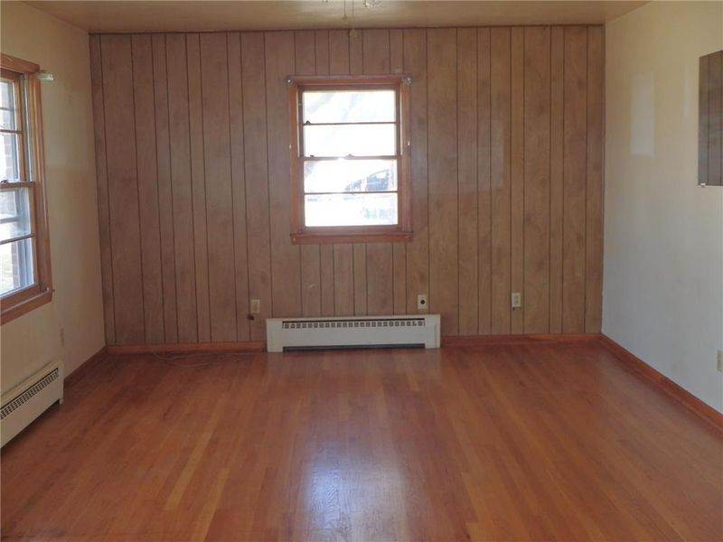 208 Broadway St, Macon, MO 63552