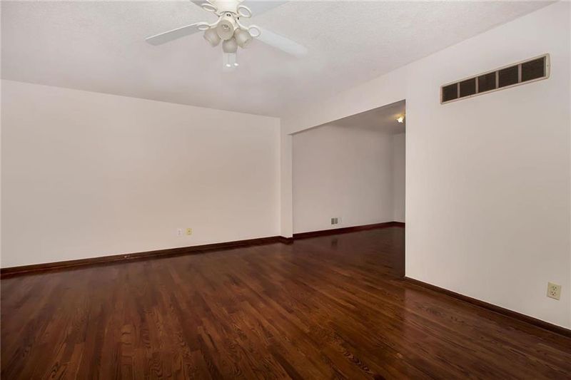 11300 Askew Ave, Kansas City, MO 64137