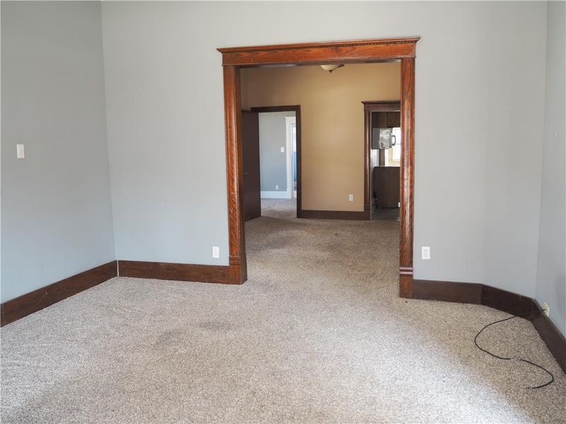 317 W 3rd Ave, Garnett, KS 66032
