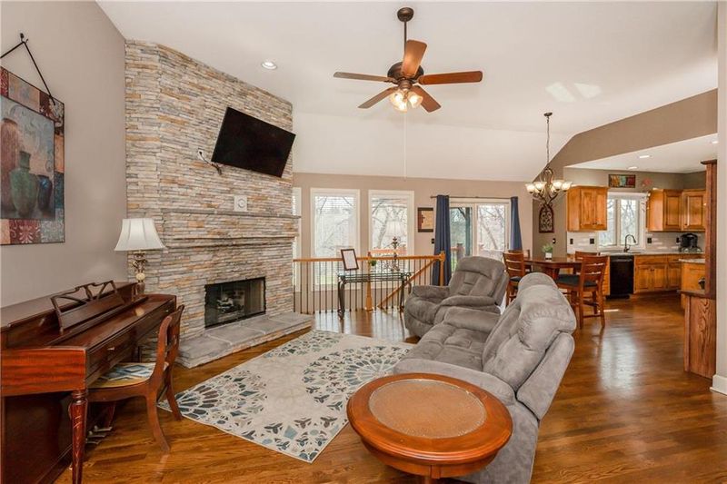 3605 NW 52nd Ter, Kansas City, MO 64151