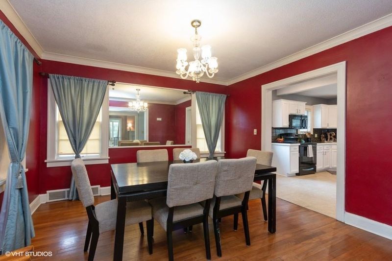 5519 Rockhill Rd, Kansas City, MO 64110