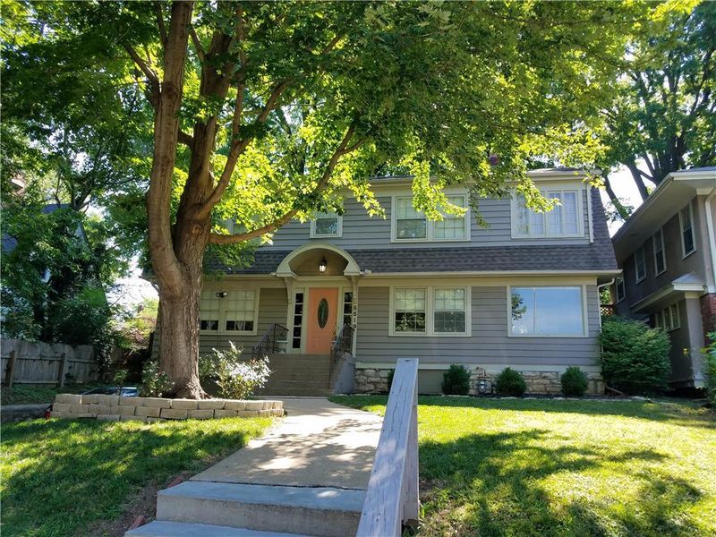 5519 Rockhill Rd, Kansas City, MO 64110