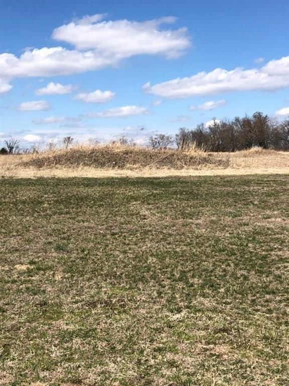2221 Deer Rd, Fort Scott, KS 66701