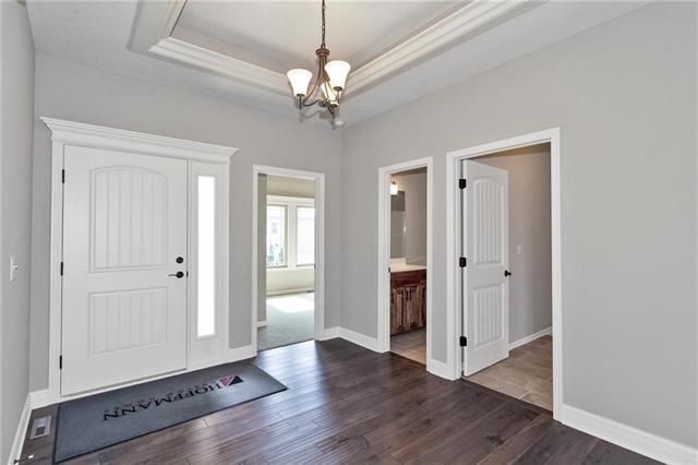 9209 NE 94th St, Kansas City, MO 64157