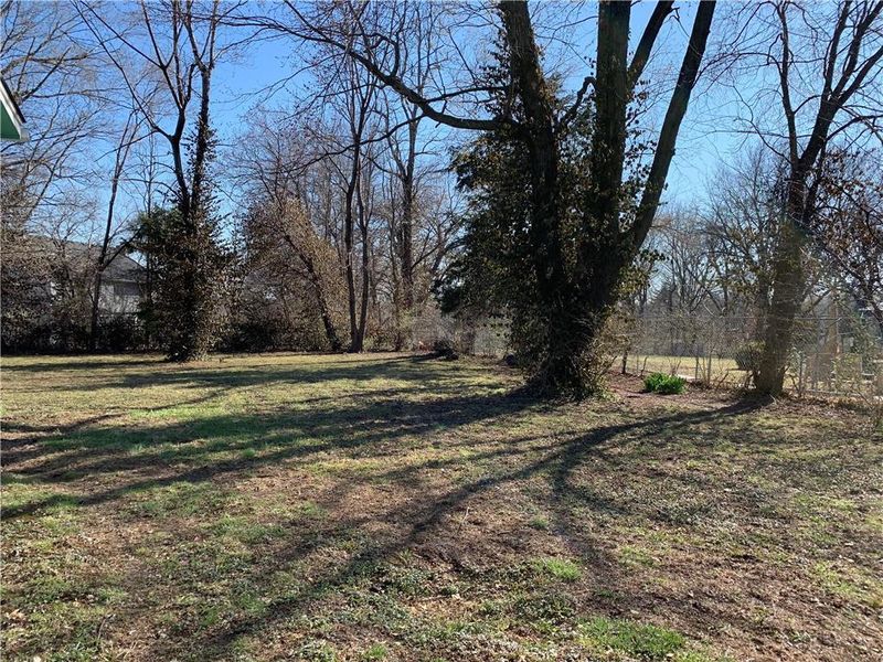 8305 E Gregory Blvd, Kansas City, MO 64133
