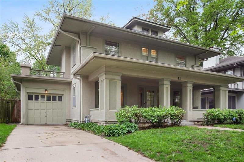 11 E Winthrope Rd, Kansas City, MO 64113