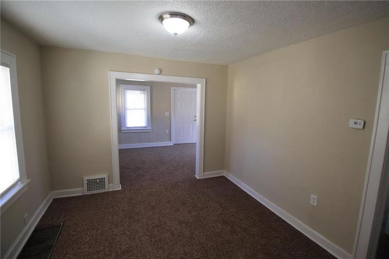 4017 E 68th Ter, Kansas City, MO 64132