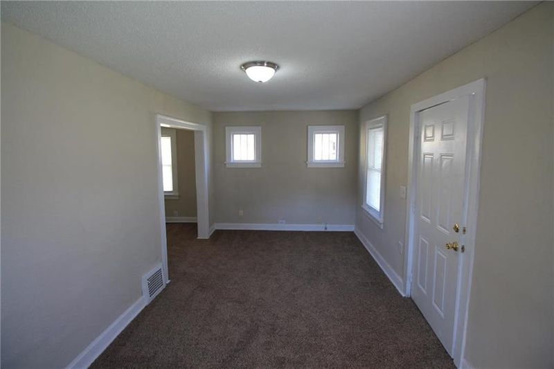 4017 E 68th Ter, Kansas City, MO 64132