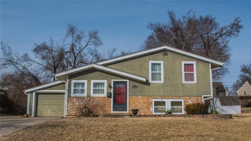 3708 E 107th Ter, Kansas City, MO 64137