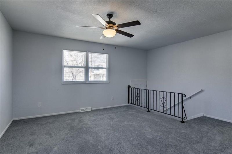 3013 E 67th St, Kansas City, MO 64132