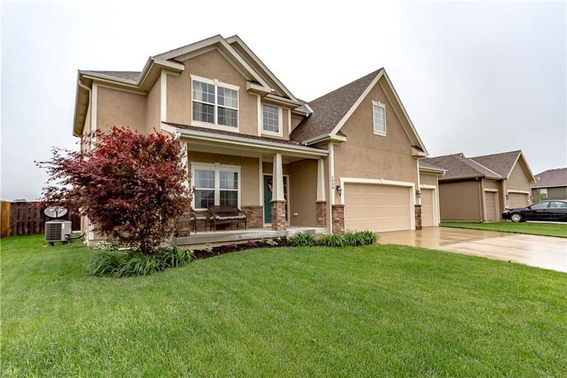1008 NW 94 St, Kansas City, MO 64155