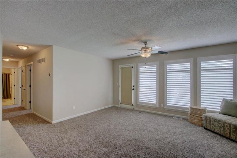 750 E 124 St, Kansas City, MO 64146