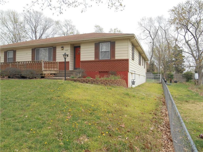 9433 Hardy Dr, Overland Park, KS 66212