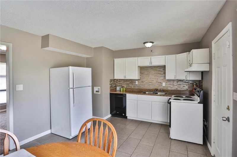 7905 E 107th St, Kansas City, MO 64134