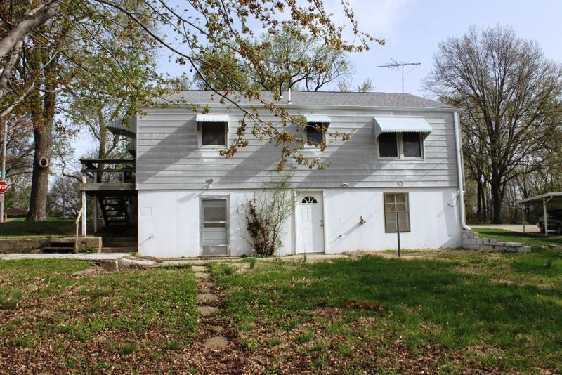 9201 E 37th St, Kansas City, MO 64133