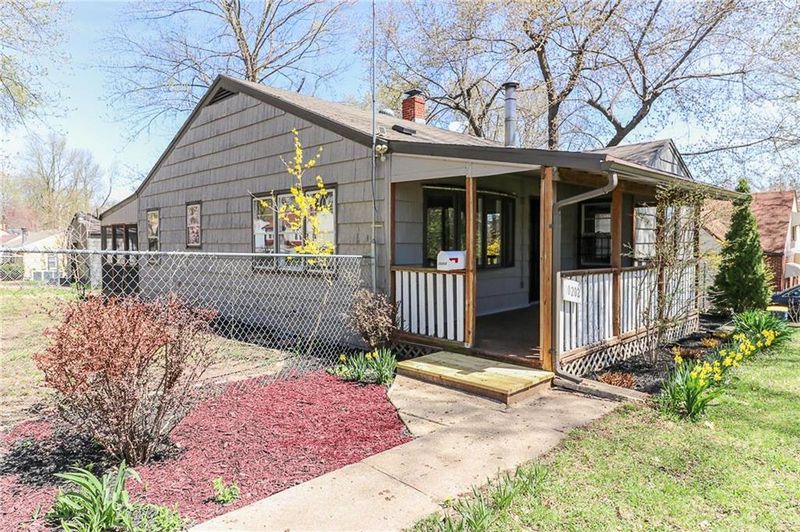 10202 E Sheley Rd, Independence, MO 64052