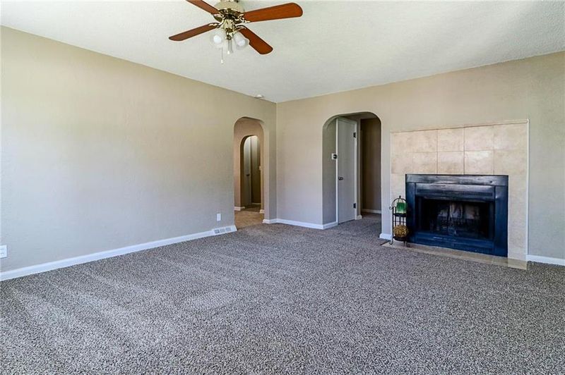10202 E Sheley Rd, Independence, MO 64052
