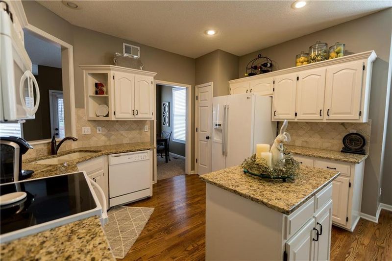 6229 W 155th Ter, Overland Park, KS 66223